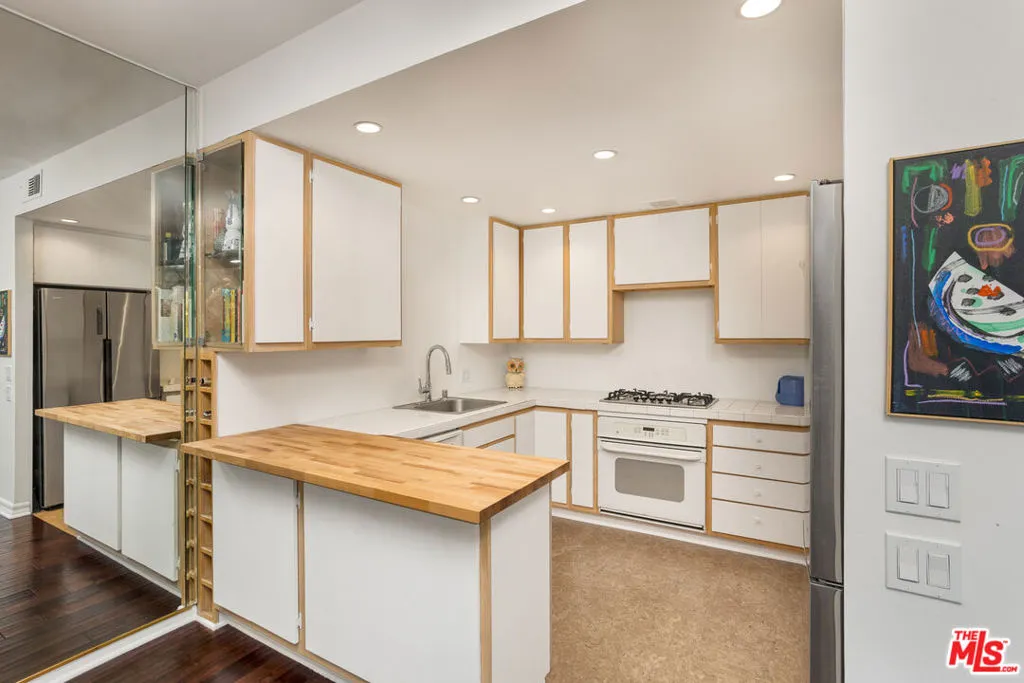 4455 Los Feliz Boulevard 1002, Los Angeles, California 90027 home-pic-12